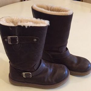 Ugg shearling brown leather boot size 6